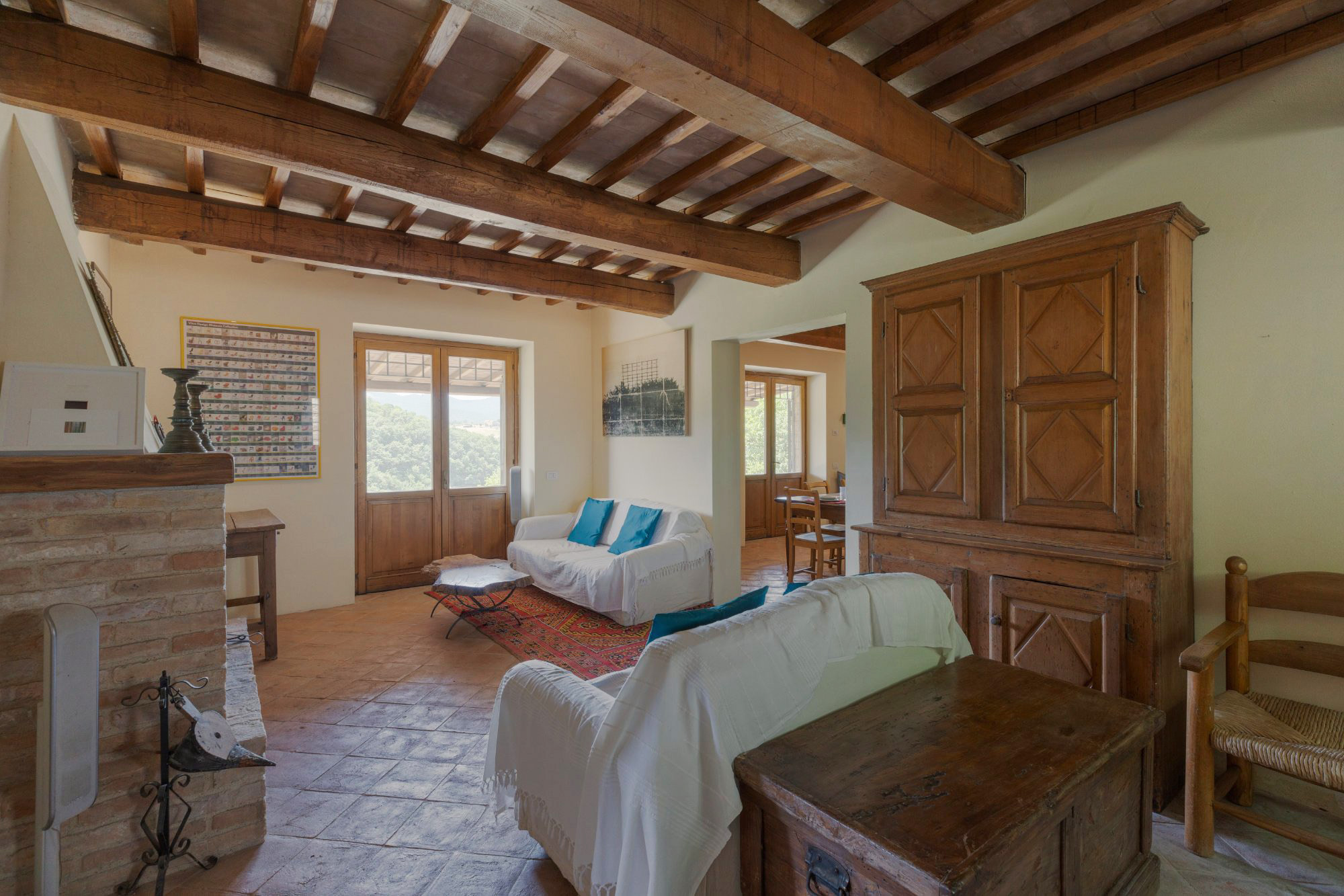 True Umbria Villa Cipresso Living 03 True Umbria Villa Cipresso Living 03