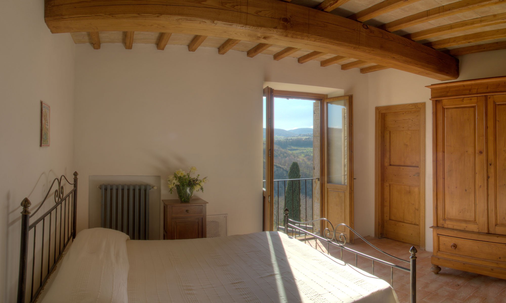 True Umbria Villa Cipresso Bedroom 01 True Umbria Villa Cipresso Bedroom 01